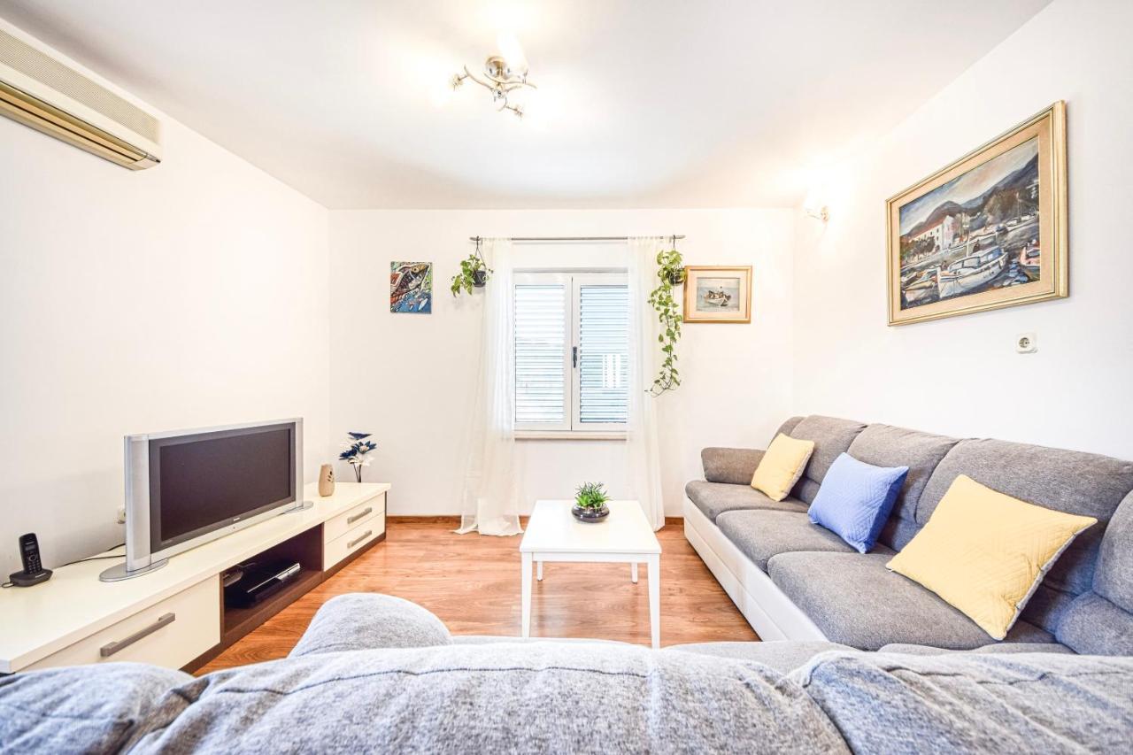 Apartman Andrej Povlja  Rom bilde